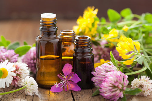 The Five Essential Oils That Help Soothe a Sore Throat
